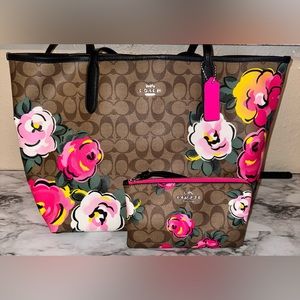 Coach Tote, Tote Organizer & Wristlet - Floral